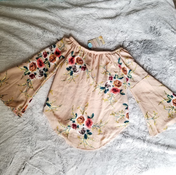 Haute Ellie Tops - NWT Bell-Sleeved Top